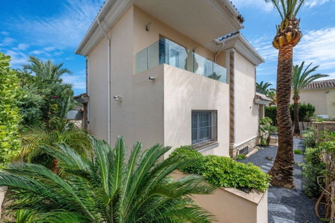Detached Villa in Torremolinos, Costa del Sol – 6 beds – 2400000 € - photo 24 of 33