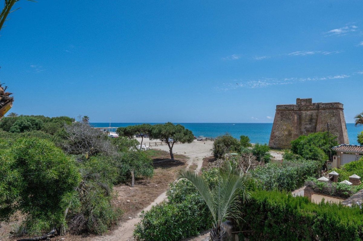 Detached Villa in Torremolinos, Costa del Sol – 6 beds – 2400000 € - photo 28 of 33
