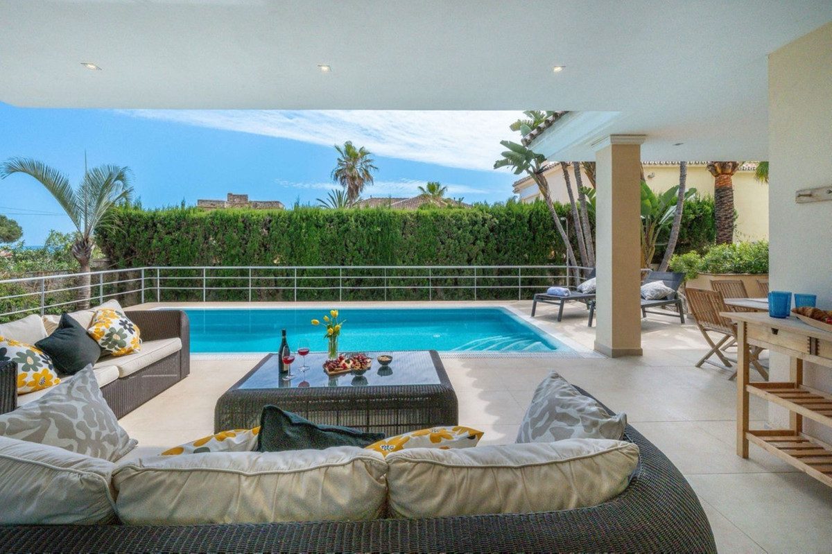 Detached Villa in Torremolinos, Costa del Sol – 6 beds – 2400000 € - photo 30 of 33