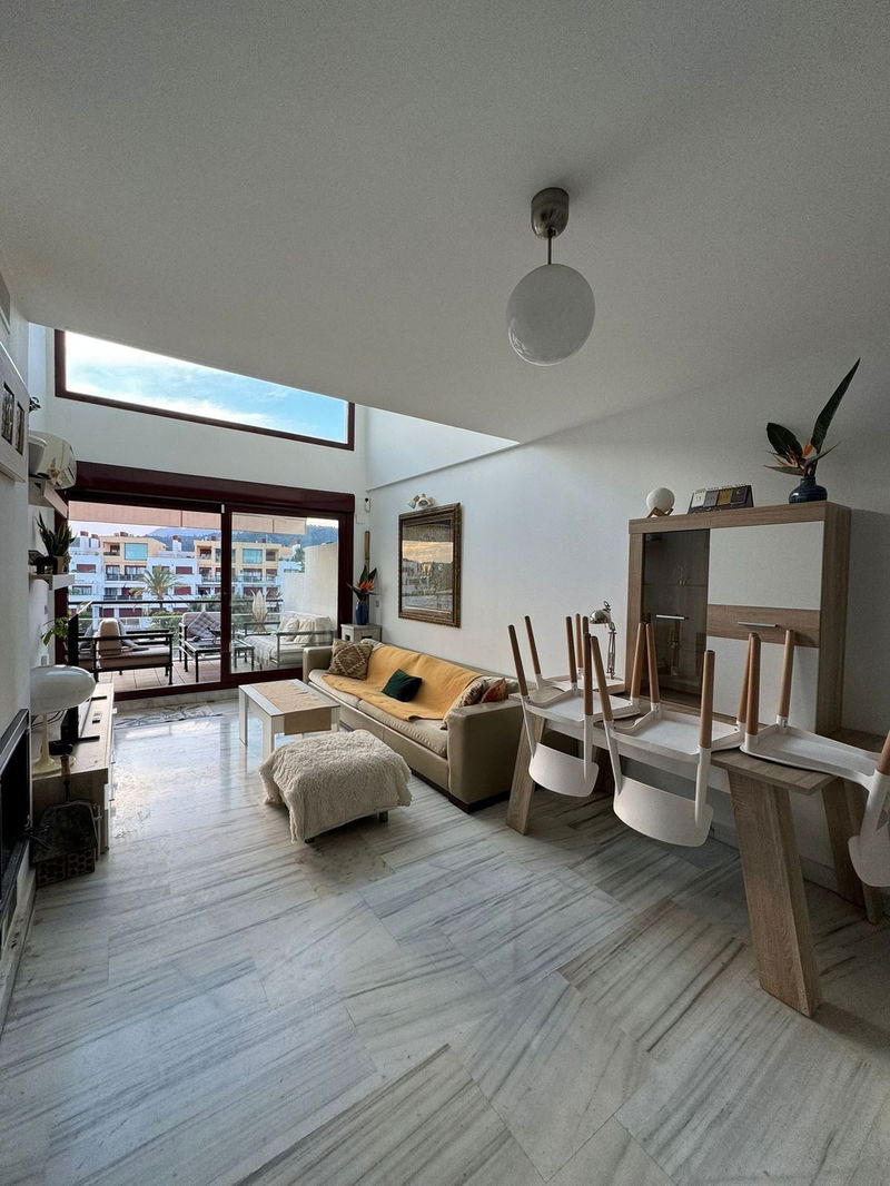 Penthouse Duplex in Benahavís, Costa del Sol – 2 beds – 350000 €