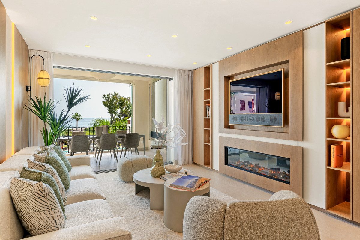Middle Floor Apartment in Estepona, Costa del Sol – 3 beds – 1995000 € - photo 10 of 30
