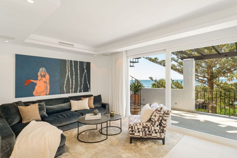 Penthouse Duplex in Marbella, Costa del Sol – 3 beds – 2495000 € - photo 4 of 28