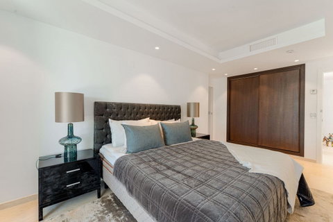 Penthouse Duplex in Marbella, Costa del Sol – 3 beds – 2495000 € - photo 11 of 28