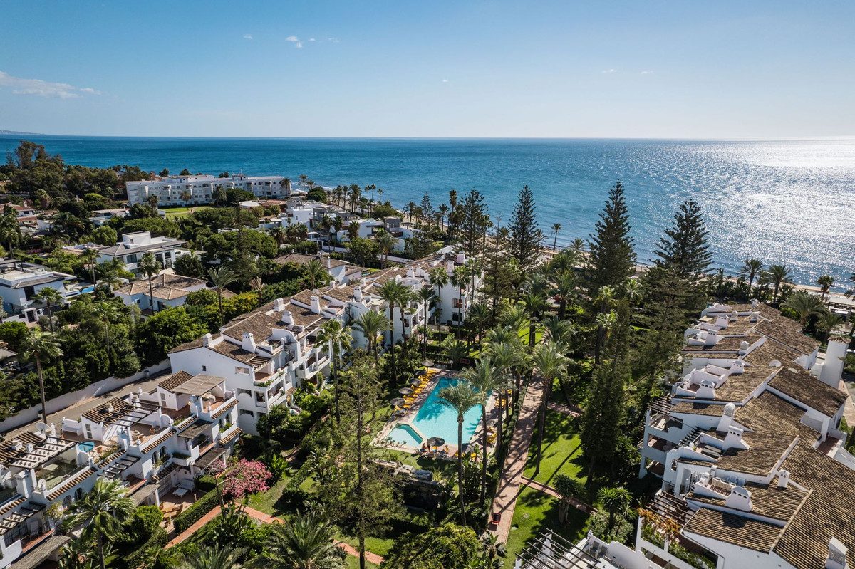 Penthouse Duplex in Marbella, Costa del Sol – 3 beds – 2495000 € - photo 17 of 28