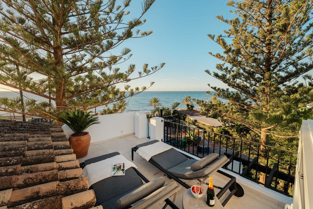 Penthouse Duplex in Marbella, Costa del Sol – 3 beds – 2495000 € - photo 21 of 28