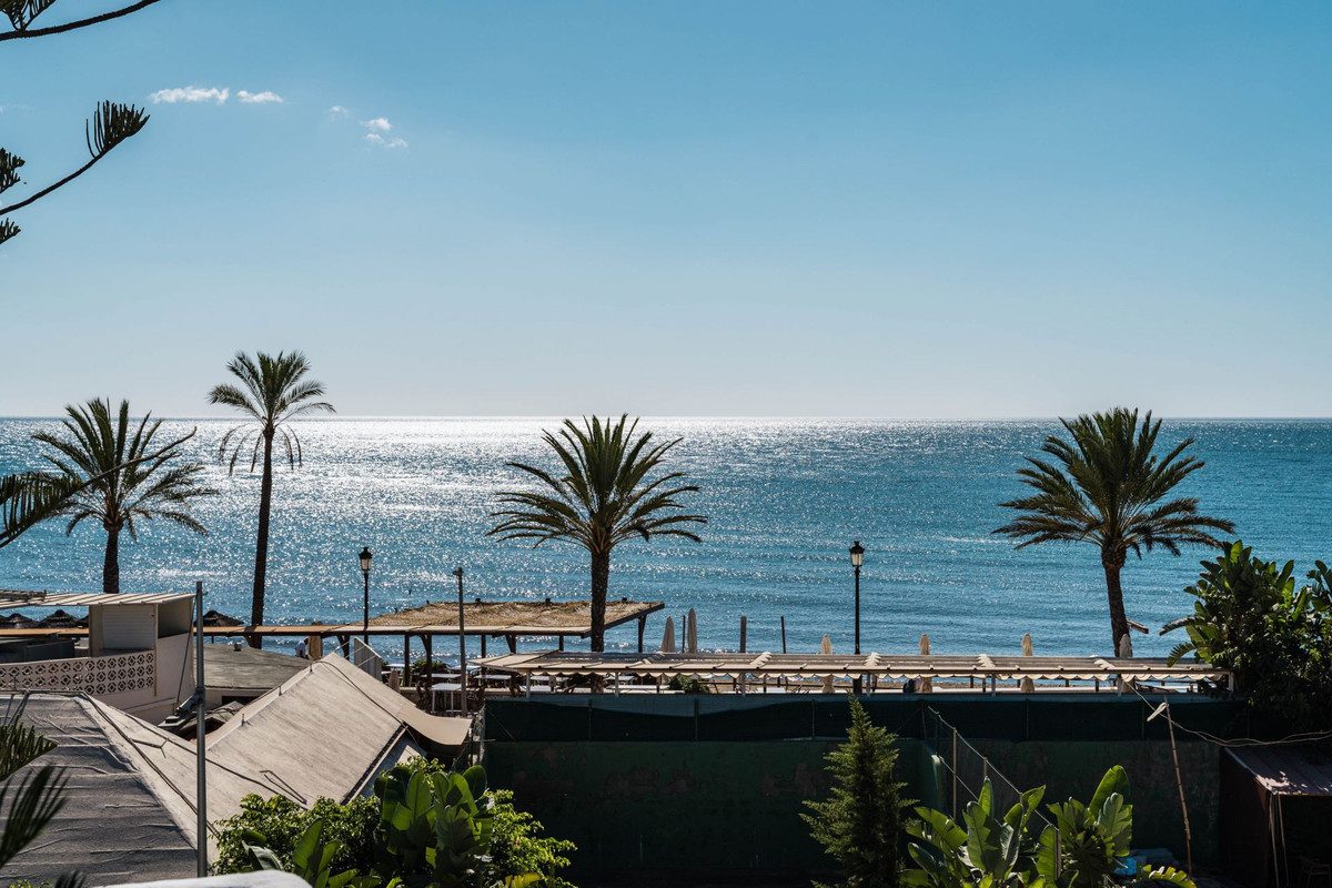Penthouse Duplex in Marbella, Costa del Sol – 3 beds – 2495000 € - photo 27 of 28