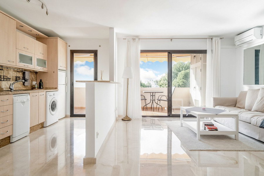 Middle Floor Apartment in Marbella, Costa del Sol – 2 beds – 499000 € - photo 1 of 27