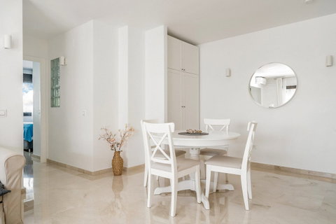 Middle Floor Apartment in Marbella, Costa del Sol – 2 beds – 499000 € - photo 4 of 27