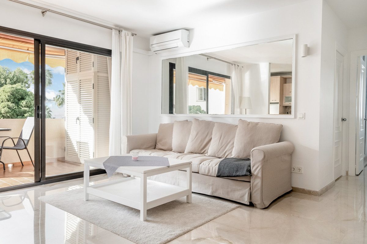 Middle Floor Apartment in Marbella, Costa del Sol – 2 beds – 499000 € - photo 10 of 27