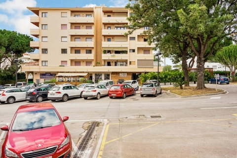 Middle Floor Apartment in Marbella, Costa del Sol – 2 beds – 499000 € - photo 20 of 27