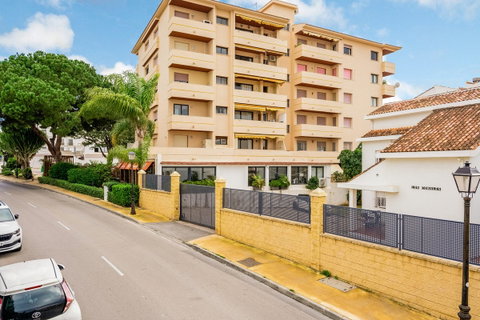 Middle Floor Apartment in Marbella, Costa del Sol – 2 beds – 499000 € - photo 23 of 27