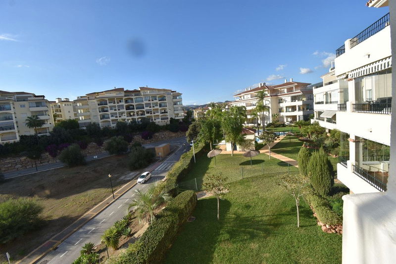Middle Floor Apartment in Mijas, Costa del Sol – 2 beds – 349950 €