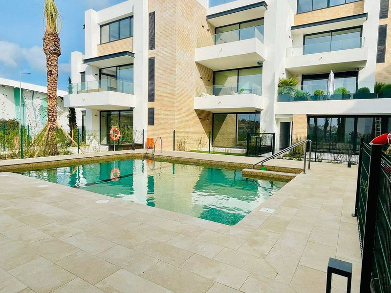 Middle Floor Apartment in Estepona, Costa del Sol – 3 beds – 480000 €