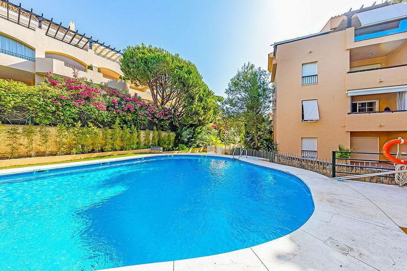Middle Floor Apartment in Marbella, Costa del Sol – 2 beds – 420000 €