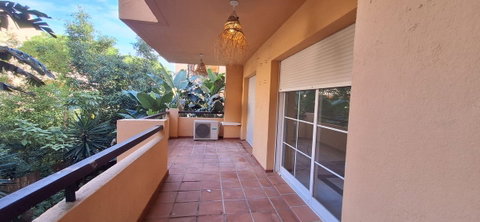Middle Floor Apartment in Marbella, Costa del Sol – 2 beds – 420000 € - photo 5 of 17
