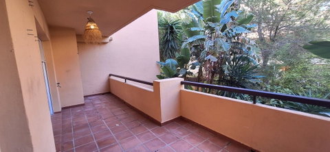 Middle Floor Apartment in Marbella, Costa del Sol – 2 beds – 420000 € - photo 6 of 17