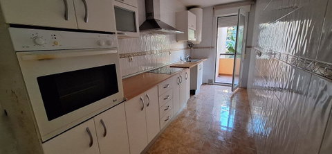 Middle Floor Apartment in Marbella, Costa del Sol – 2 beds – 420000 € - photo 7 of 17