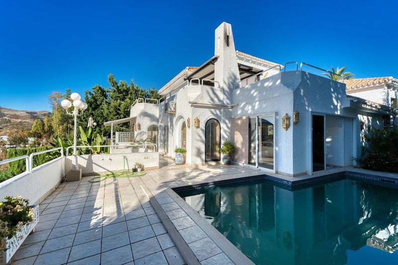 Detached Villa in Marbella, Costa del Sol – 4 beds – 1700000 €