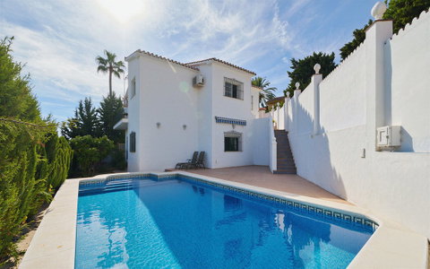 Detached Villa in Benalmadena, Costa del Sol – 5 beds – 645000 € - photo 3 of 43