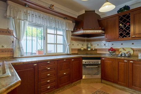 Detached Villa in Benalmadena, Costa del Sol – 5 beds – 645000 € - photo 10 of 43