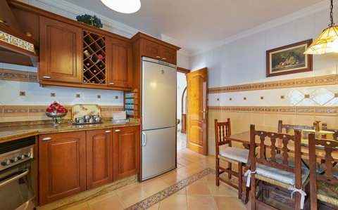 Detached Villa in Benalmadena, Costa del Sol – 5 beds – 645000 € - photo 11 of 43