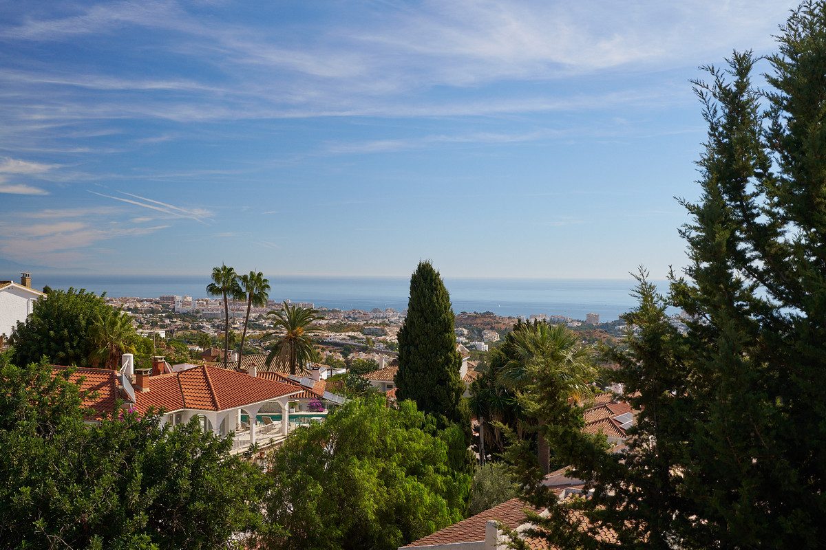 Detached Villa in Benalmadena, Costa del Sol – 5 beds – 645000 € - photo 13 of 43