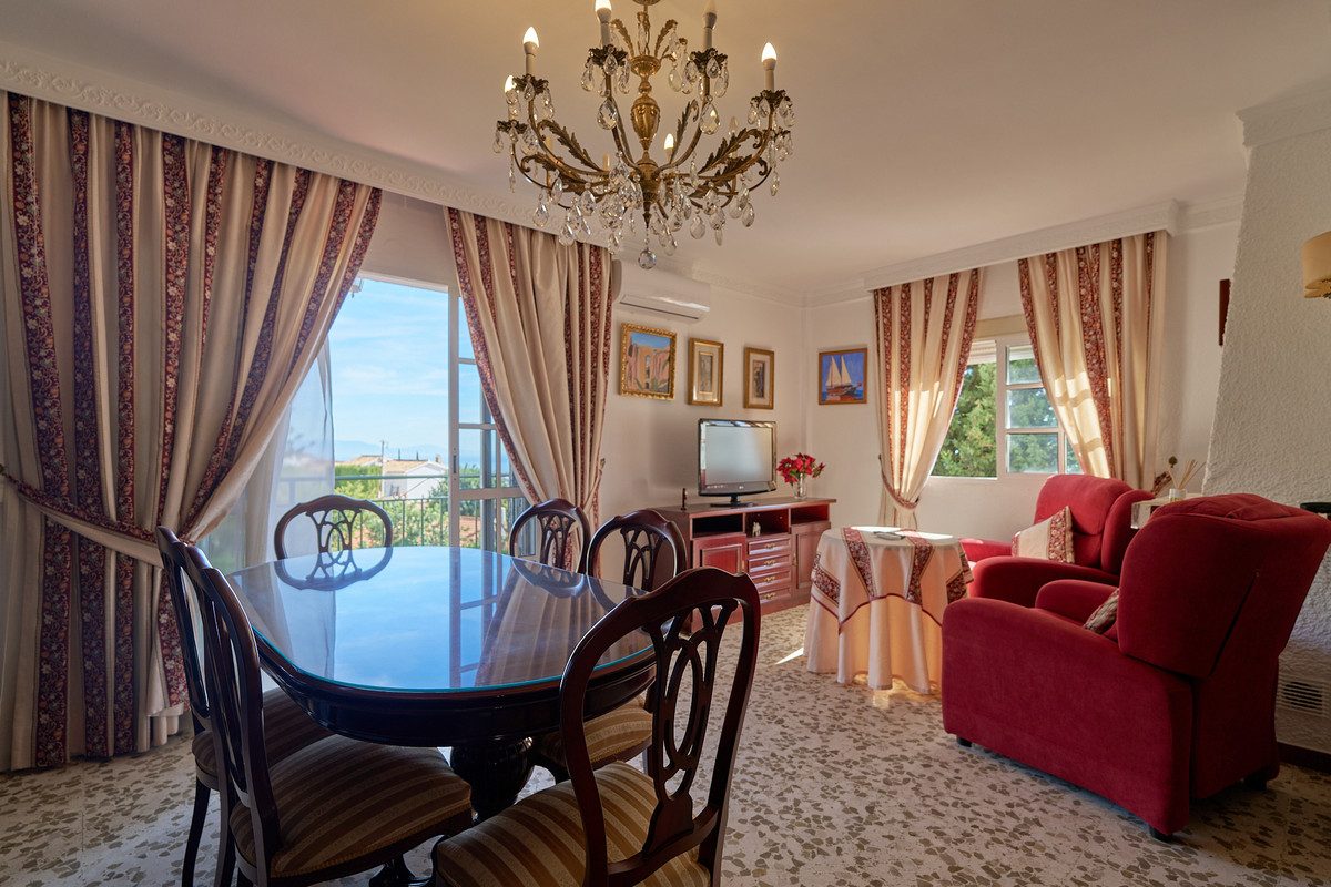 Detached Villa in Benalmadena, Costa del Sol – 5 beds – 645000 € - photo 18 of 43