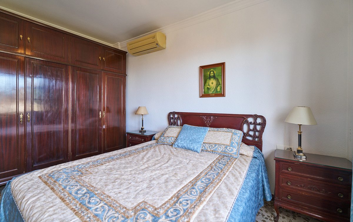 Detached Villa in Benalmadena, Costa del Sol – 5 beds – 645000 € - photo 23 of 43
