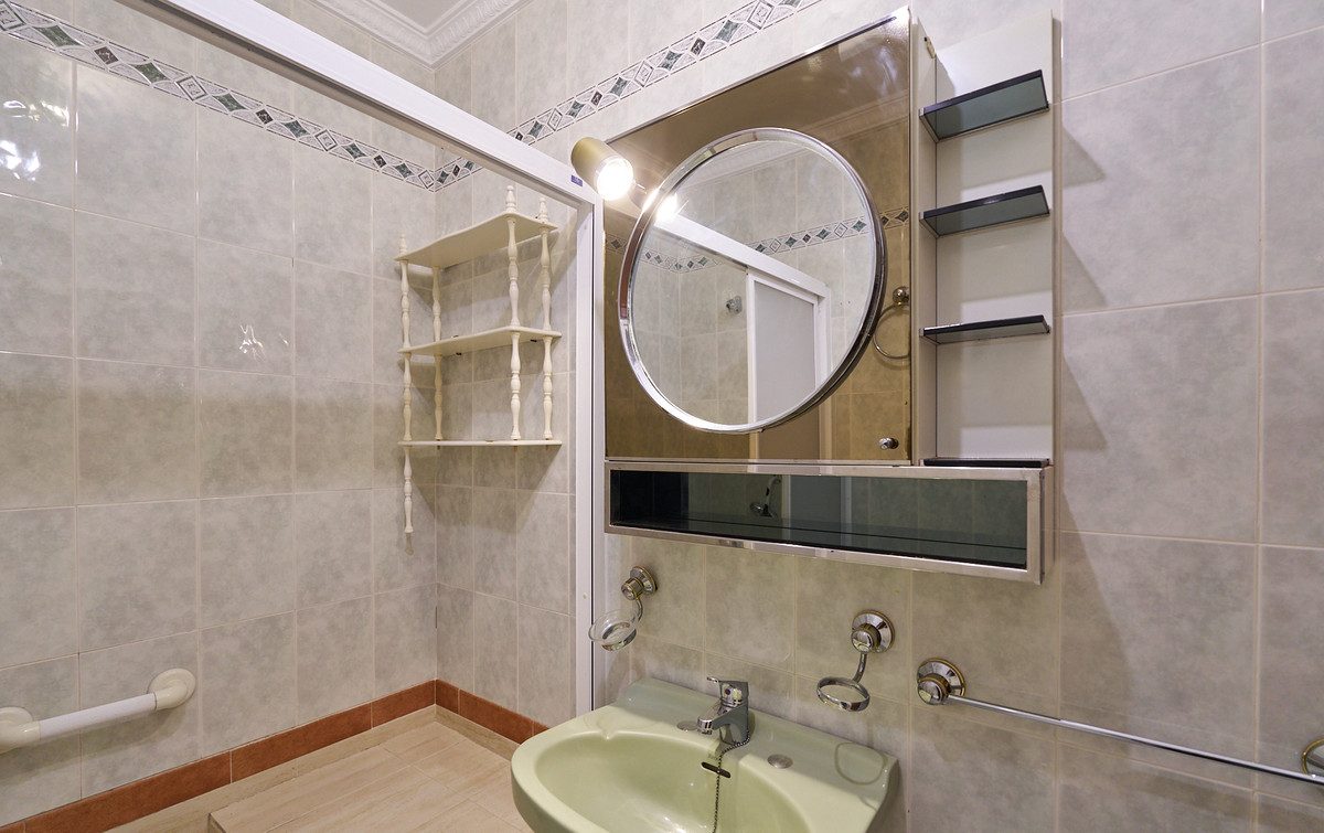 Detached Villa in Benalmadena, Costa del Sol – 5 beds – 645000 € - photo 25 of 43