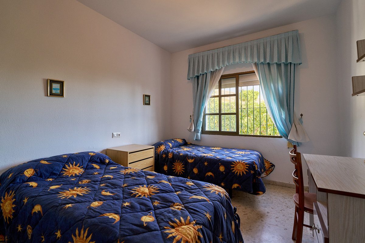 Detached Villa in Benalmadena, Costa del Sol – 5 beds – 645000 € - photo 33 of 43
