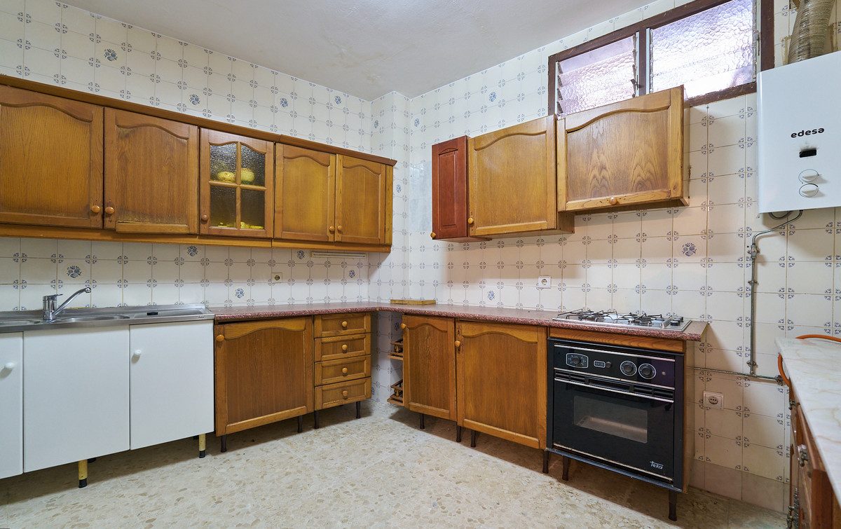 Detached Villa in Benalmadena, Costa del Sol – 5 beds – 645000 € - photo 36 of 43