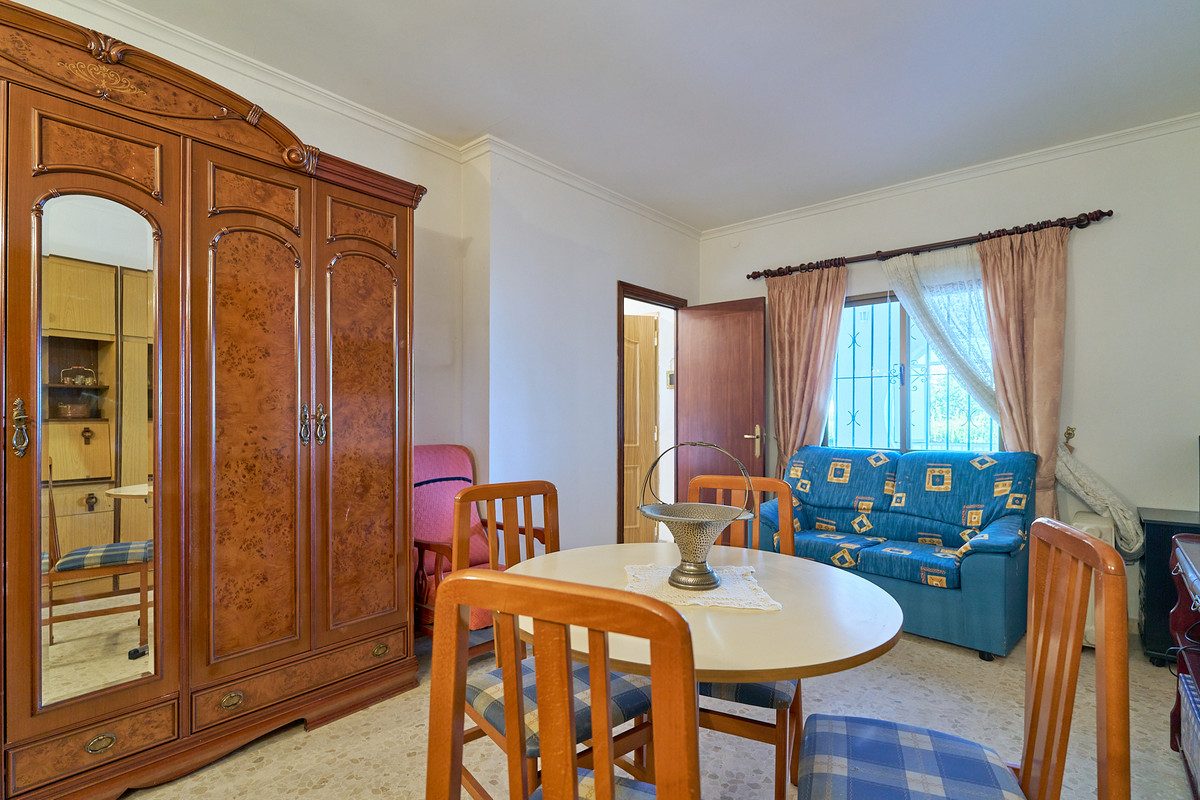 Detached Villa in Benalmadena, Costa del Sol – 5 beds – 645000 € - photo 37 of 43