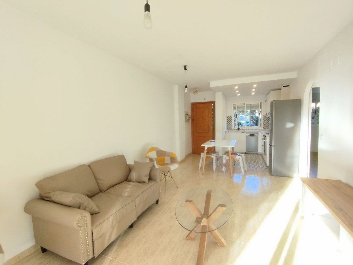 Middle Floor Apartment in Mijas, Costa del Sol – 2 beds – 299000 € - photo 11 of 34