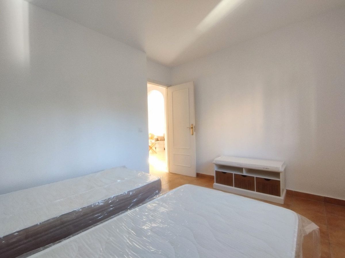 Middle Floor Apartment in Mijas, Costa del Sol – 2 beds – 299000 € - photo 17 of 34