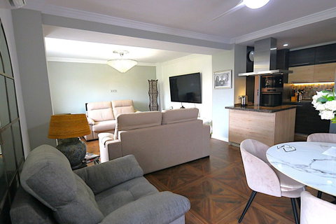 Middle Floor Apartment in Fuengirola, Costa del Sol – 3 beds – 369000 € - photo 2 of 17
