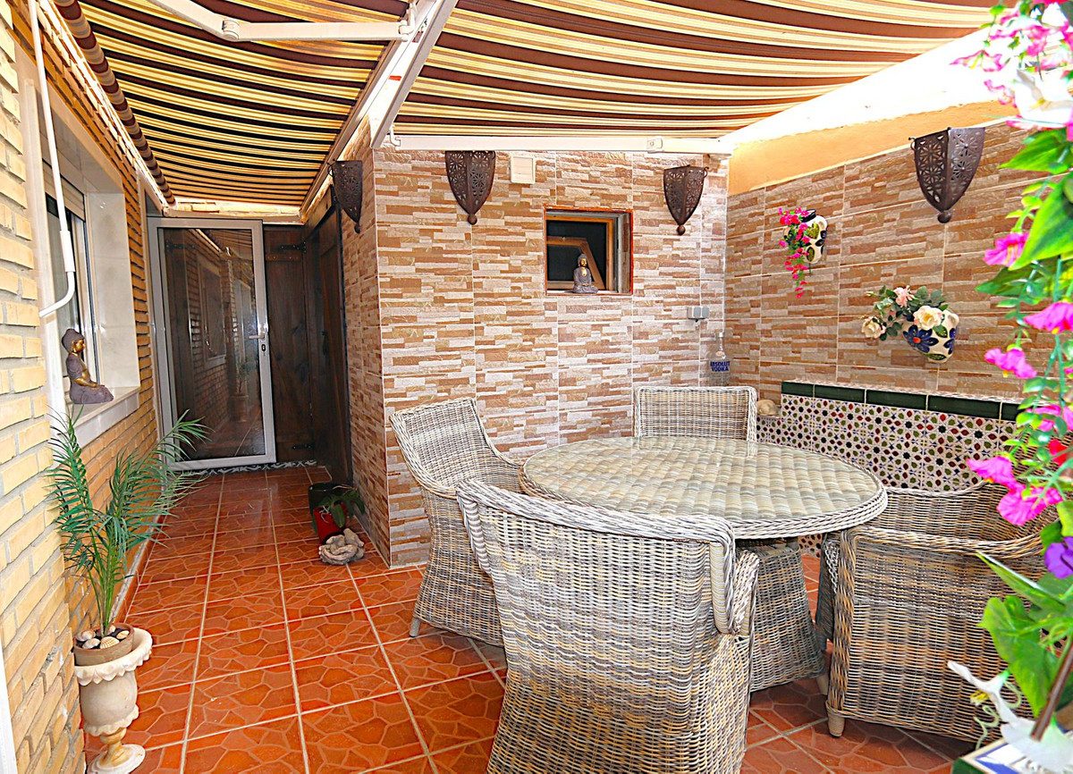 Middle Floor Apartment in Fuengirola, Costa del Sol – 3 beds – 369000 € - photo 6 of 17