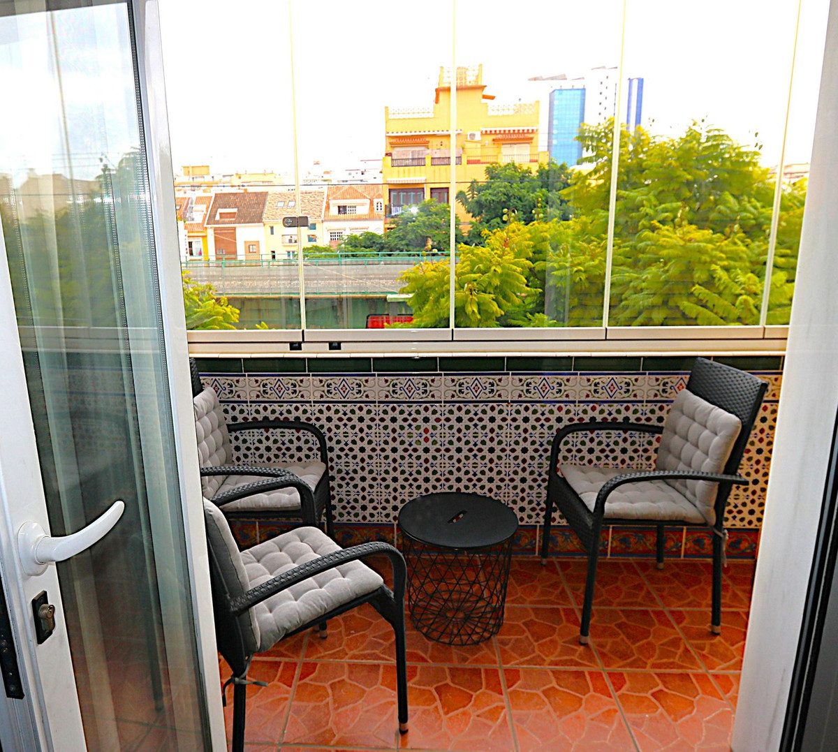 Middle Floor Apartment in Fuengirola, Costa del Sol – 3 beds – 369000 € - photo 8 of 17