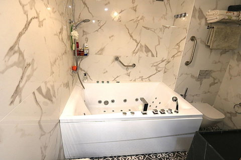 Middle Floor Apartment in Fuengirola, Costa del Sol – 3 beds – 369000 € - photo 11 of 17
