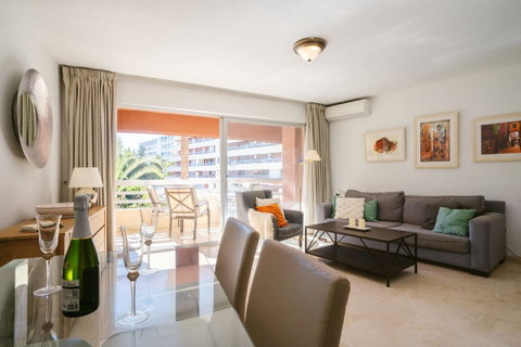 Middle Floor Apartment in Marbella, Costa del Sol – 3 beds – 725000 € - photo 5 of 45