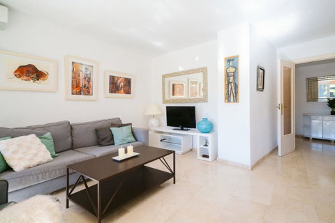 Middle Floor Apartment in Marbella, Costa del Sol – 3 beds – 725000 € - photo 7 of 45