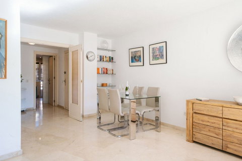 Middle Floor Apartment in Marbella, Costa del Sol – 3 beds – 725000 € - photo 8 of 45