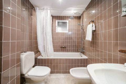 Middle Floor Apartment in Marbella, Costa del Sol – 3 beds – 725000 € - photo 30 of 45