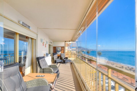 Middle Floor Apartment in Torremolinos, Costa del Sol – 3 beds – 695000 € - photo 2 of 27