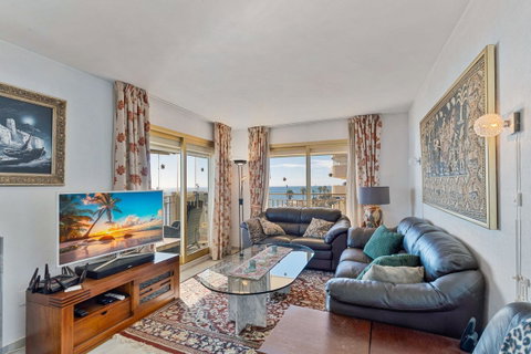 Middle Floor Apartment in Torremolinos, Costa del Sol – 3 beds – 695000 € - photo 8 of 27