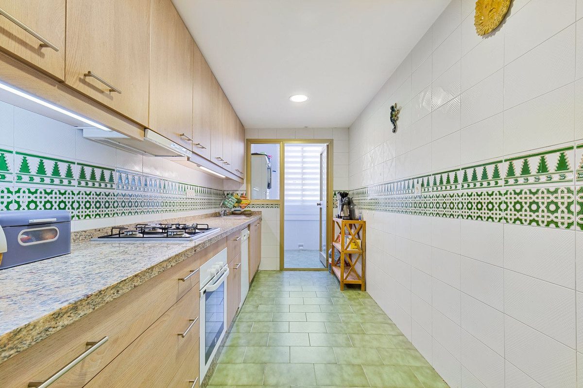 Middle Floor Apartment in Torremolinos, Costa del Sol – 3 beds – 695000 € - photo 10 of 27