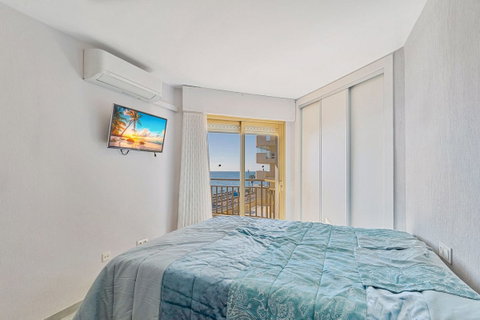 Middle Floor Apartment in Torremolinos, Costa del Sol – 3 beds – 695000 € - photo 12 of 27