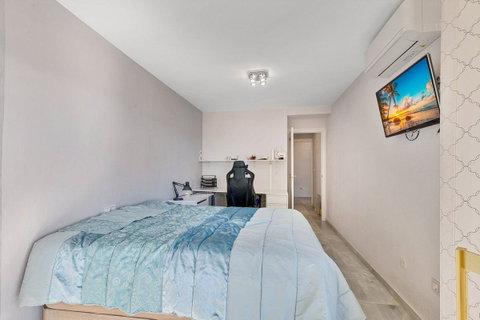 Middle Floor Apartment in Torremolinos, Costa del Sol – 3 beds – 695000 € - photo 13 of 27