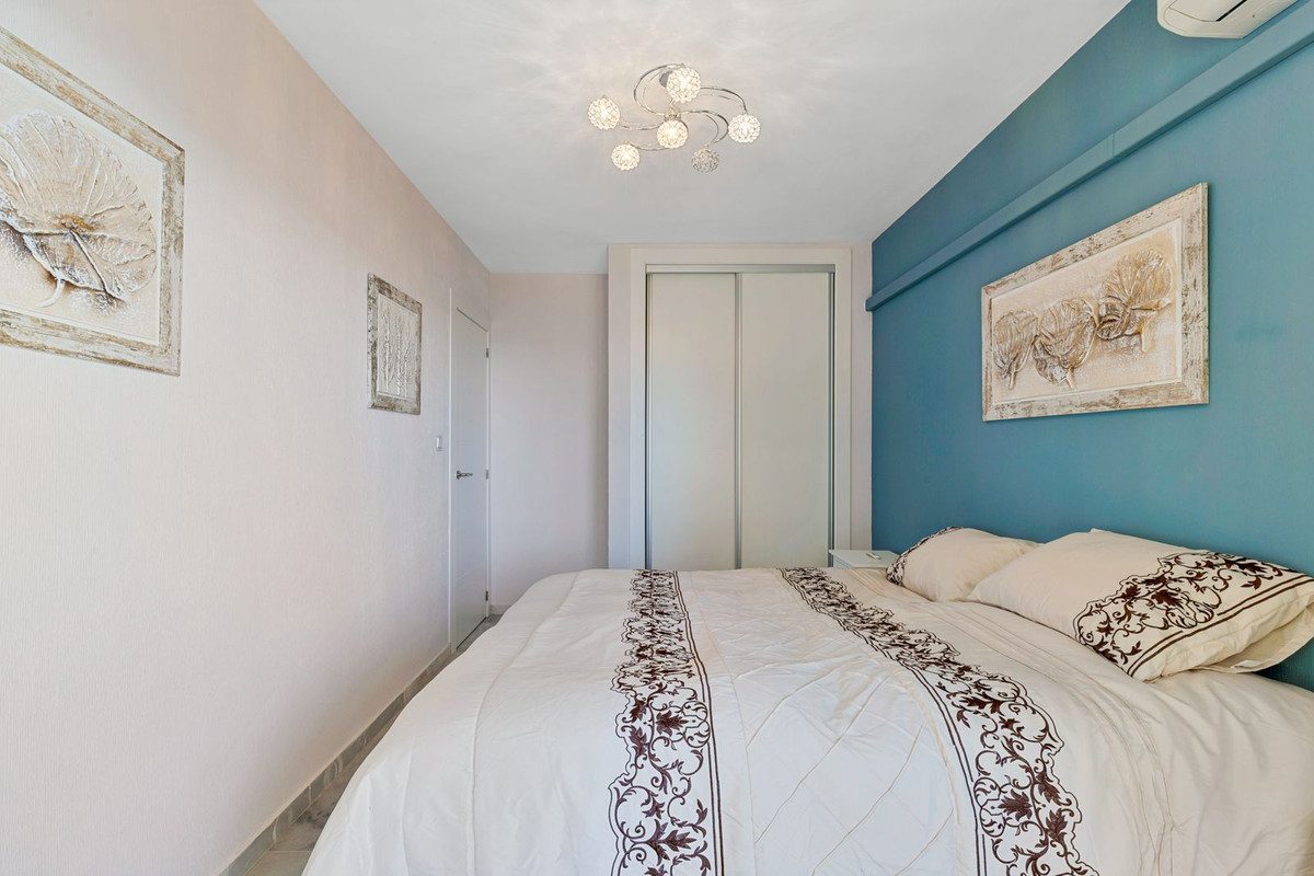 Middle Floor Apartment in Torremolinos, Costa del Sol – 3 beds – 695000 € - photo 16 of 27