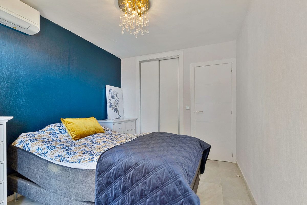 Middle Floor Apartment in Torremolinos, Costa del Sol – 3 beds – 695000 € - photo 18 of 27