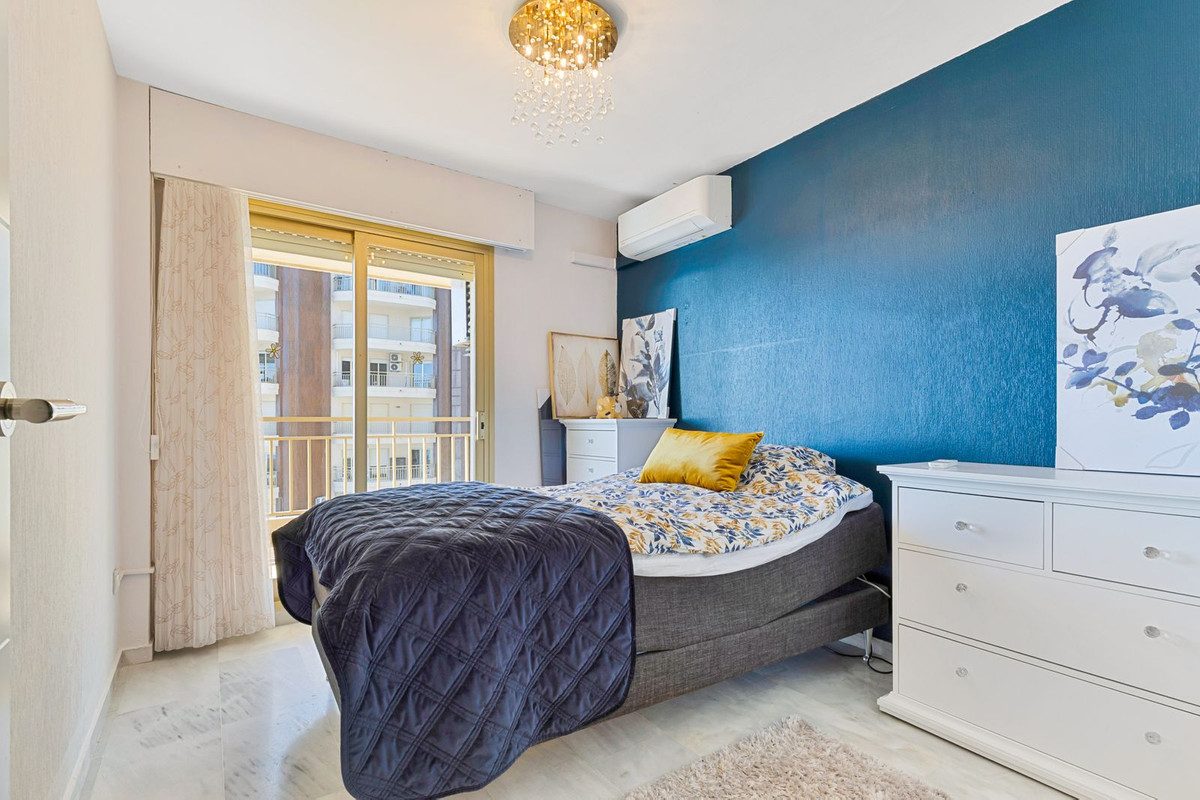 Middle Floor Apartment in Torremolinos, Costa del Sol – 3 beds – 695000 € - photo 19 of 27